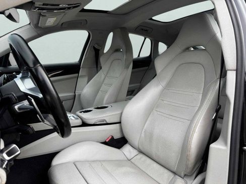 Used 2017 Porsche Panamera image 18