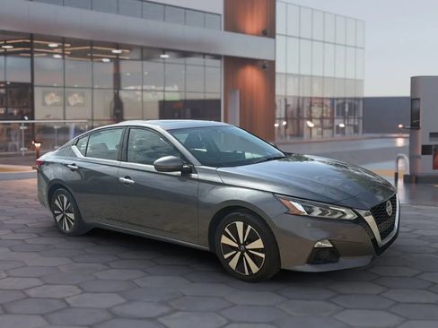 Used 2019 Nissan Altima 2.5 SV FWD image 13