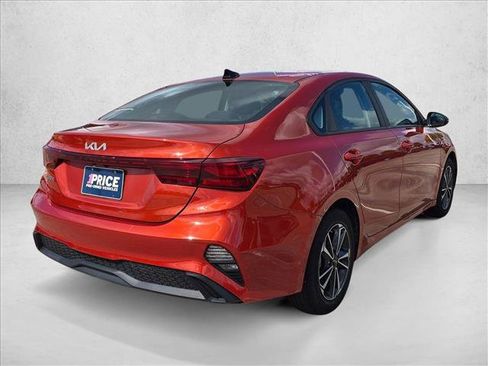 Used 2024 Kia Forte LXS w/ LXS Technology Package FWD image 5