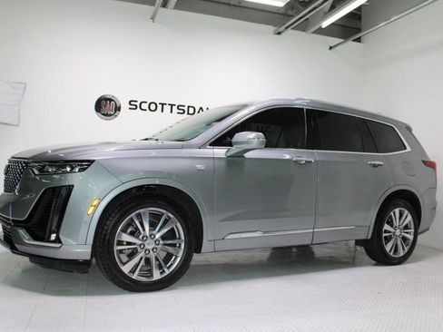 Used 2023 Cadillac XT6 Premium Luxury w/ Platinum Package AWD/4WD image 2