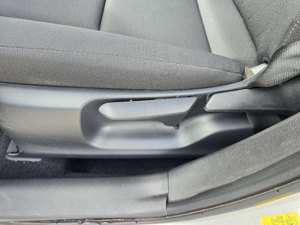 Used 2025 Toyota Corolla LE FWD image 17