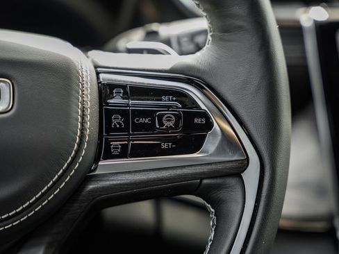 New 2025 Jeep Grand Cherokee Overland w/ Adv Protech Group III image 28