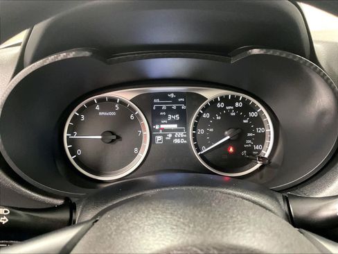 Used 2025 Nissan Versa S w/ Trunk Package image 24