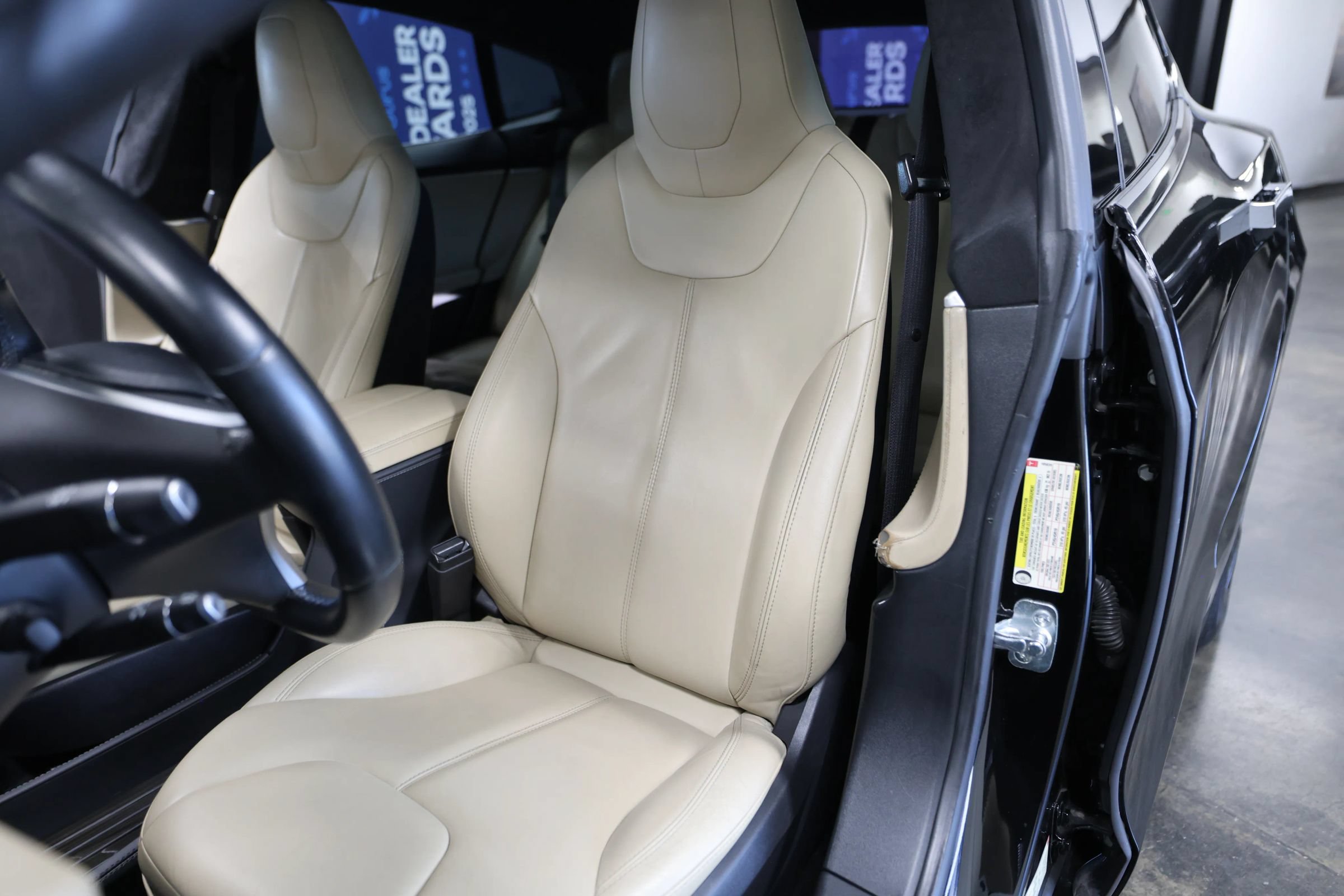 Used 2015 Tesla Model S 85 RWD image 29