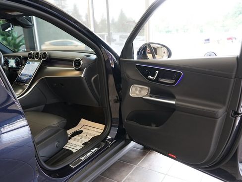 Used 2024 Mercedes-Benz GLC 300 4MATIC image 46