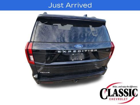 Used 2025 Ford Expedition Active AWD/4WD image 7
