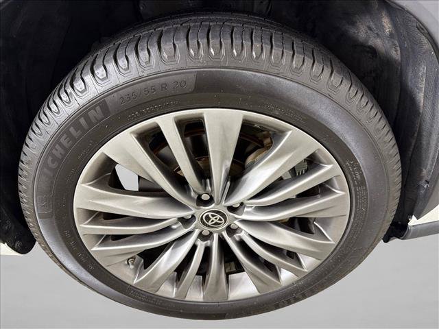Used 2021 Toyota Highlander Platinum FWD image 14