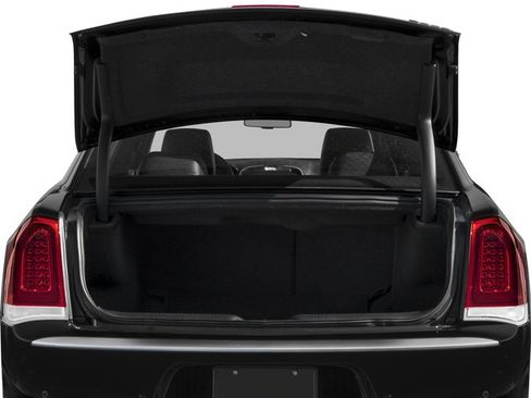 Used 2017 Chrysler 300 C Platinum w/ Safetytec Plus Group AWD/4WD image 13