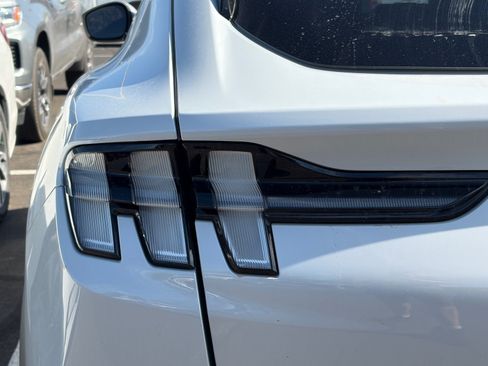 Used 2021 Ford Mustang Mach-E Select RWD image 9