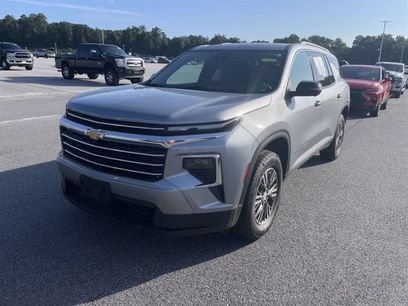 Used 2024 Chevrolet Traverse LT