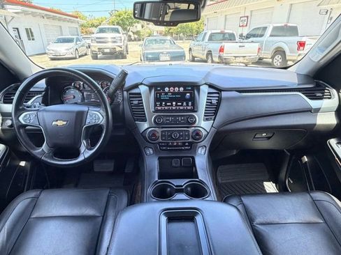 Used 2018 Chevrolet Suburban LT RWD image 29