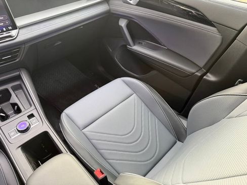 New 2026 Volkswagen Tiguan SE R-Line image 16