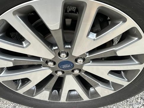 Used 2022 Ford Escape Titanium w/ Class II Trailer Tow Package AWD/4WD image 6