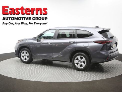 Used 2024 Toyota Highlander LE FWD image 63