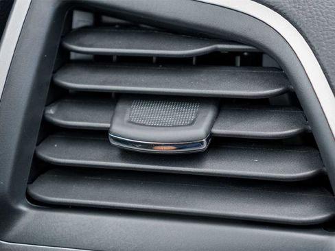 Used 2022 Ford Edge SEL w/ Convenience Package image 28