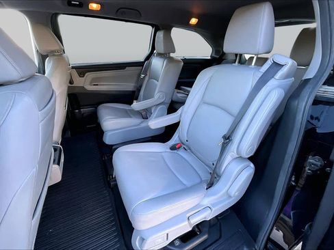 Used 2018 Honda Odyssey Elite image 17