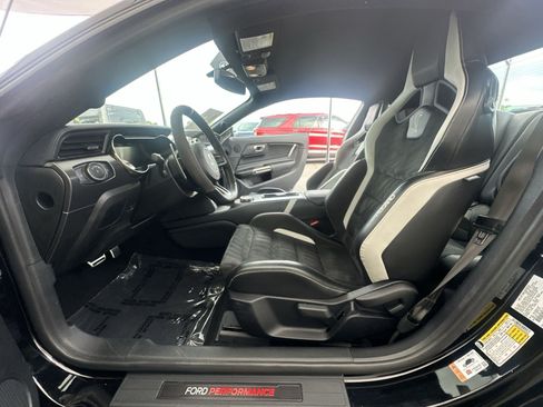 Used 2020 Ford Mustang Shelby GT500 w/ Technology Package RWD image 21