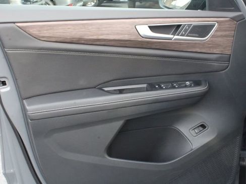 Used 2025 Volkswagen Atlas SEL Premium R-Line image 27