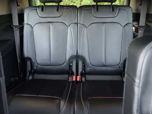 Used 2021 Jeep Grand Cherokee L Limited w/ MOPAR Finishing Package image 18