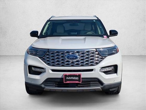 Used 2023 Ford Explorer Platinum w/ Technology Package image 2