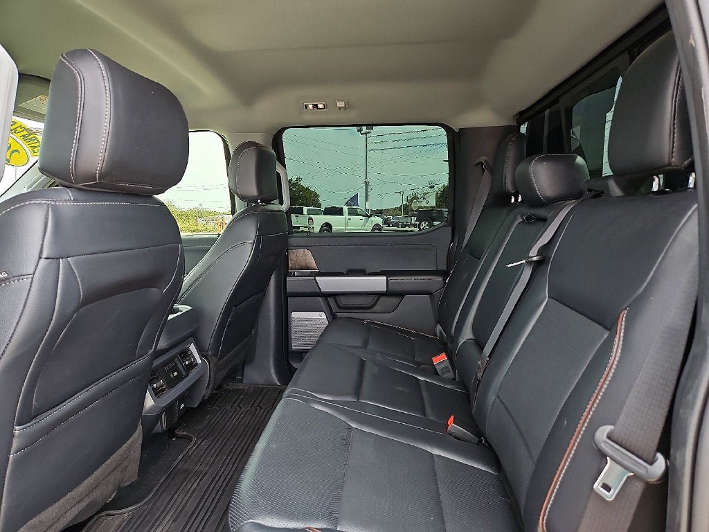 Used 2024 Ford F350 Lariat w/ Lariat Ultimate Package AWD/4WD image 19