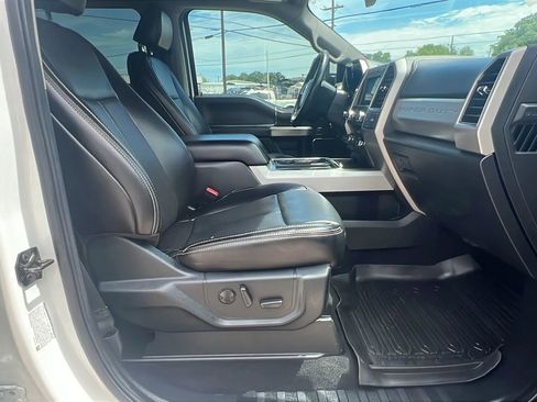 Used 2021 Ford F250 Lariat w/ Lariat Ultimate Package AWD/4WD image 18
