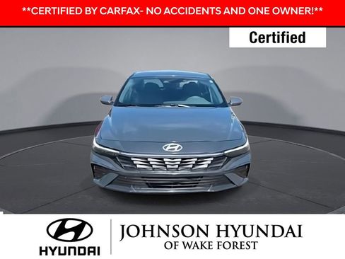 Certified 2025 Hyundai Elantra SE FWD image 3