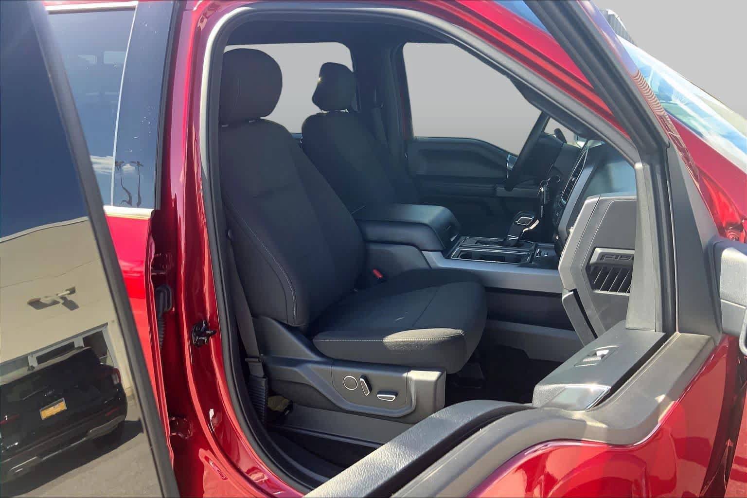 Used 2017 Ford F150 XLT w/ Equipment Group 302A Luxury RWD image 8