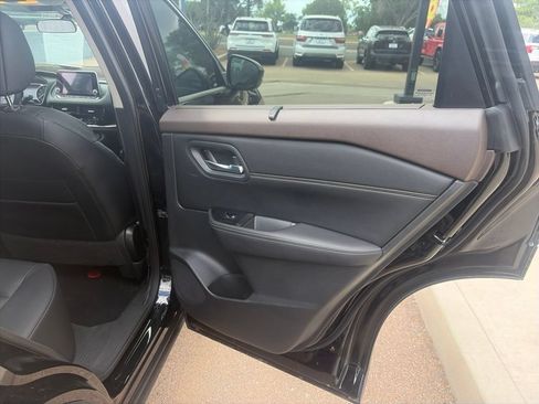 Used 2023 Nissan Rogue SV w/ SV Premium Package FWD image 22