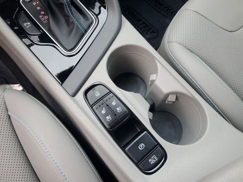 Used 2021 Kia Niro EX Premium image 25