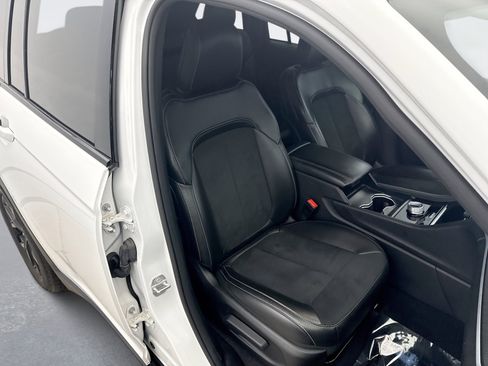 Used 2024 Jeep Grand Cherokee Altitude image 16