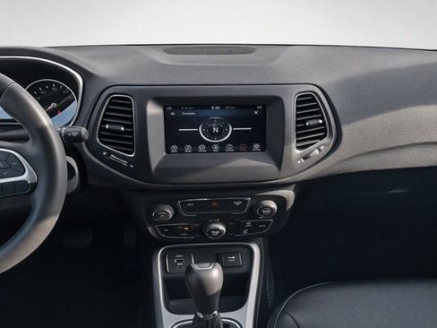 Used 2021 Jeep Compass Latitude FWD image 18