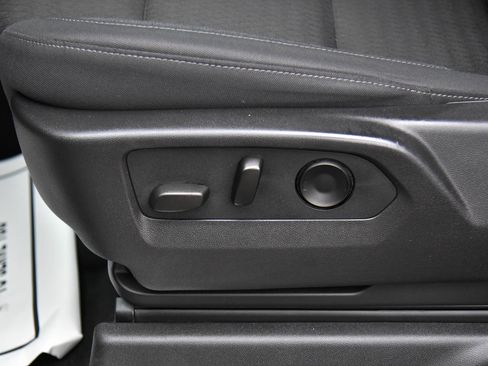 Used 2024 Chevrolet Silverado 1500 LT image 16