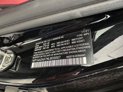 Used 2022 Porsche Macan AWD/4WD image 18