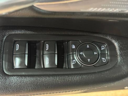Used 2020 Cadillac XT5 Premium Luxury w/ LPO, Floor Liner Package FWD image 20