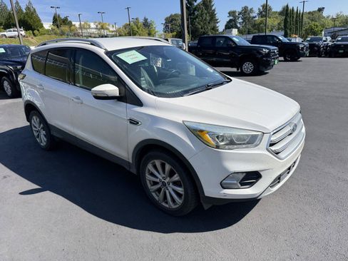Used 2017 Ford Escape Titanium AWD/4WD image 7
