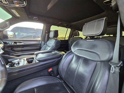 Used 2022 Jeep Grand Wagoneer Series II AWD/4WD image 7