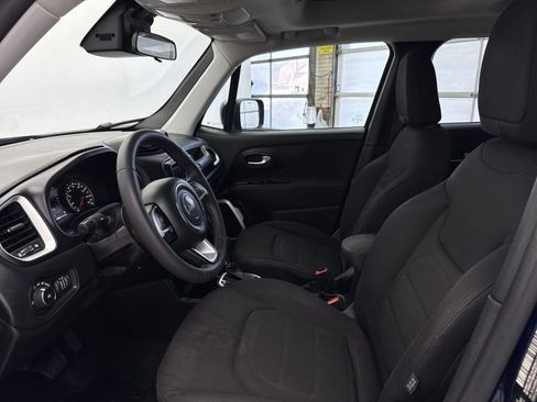 Used 2020 Jeep Renegade Latitude w/ UConnect 8.4 Nav Group image 11