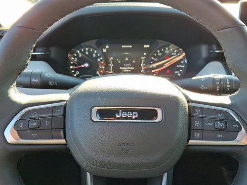 Used 2024 Jeep Compass Limited image 18