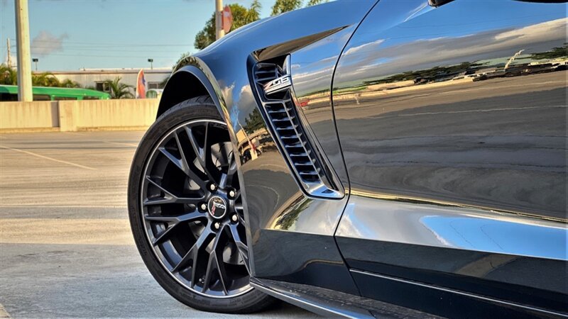 Used 2019 Chevrolet Corvette Z06 RWD image 12
