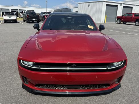 Used 2024 Dodge Charger Daytona Scat Pack w/ Plus Group AWD/4WD image 2