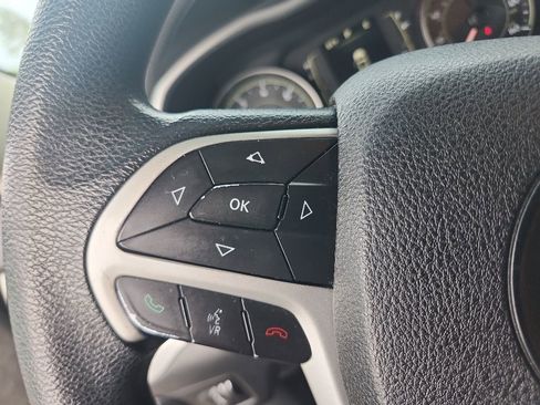 Used 2014 Jeep Cherokee Sport AWD/4WD image 6
