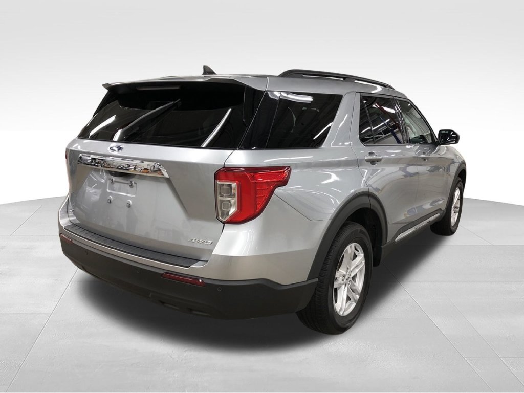 Used 2024 Ford Explorer XLT AWD/4WD image 29