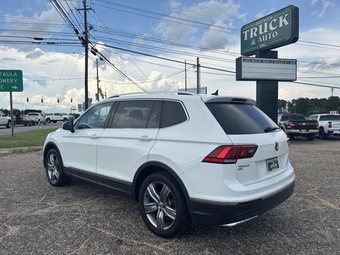 Used 2021 Volkswagen Tiguan SEL FWD image 3