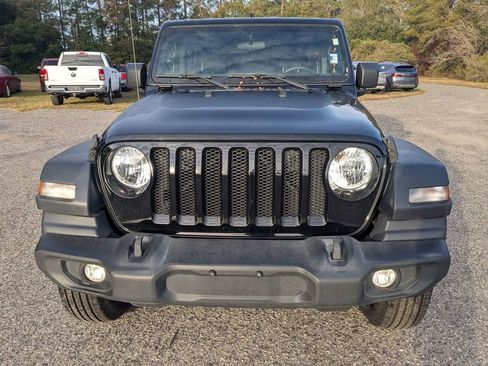 Used 2023 Jeep Wrangler Sport S image 9