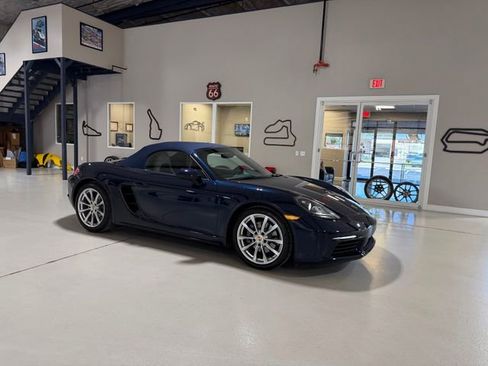 Used 2018 Porsche 718 Boxster RWD image 66