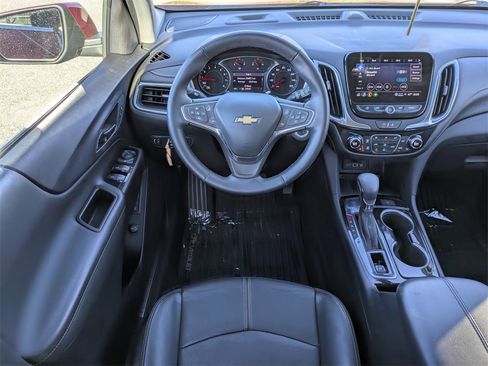Used 2024 Chevrolet Equinox Premier image 18