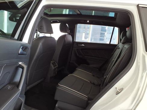 Used 2022 Volkswagen Tiguan SEL R-Line image 16