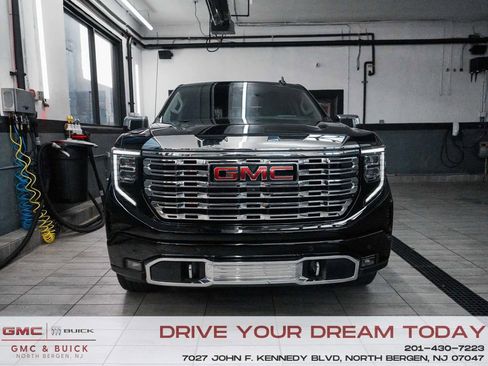 Used 2023 GMC Sierra 1500 Denali w/ Denali Reserve Package image 2