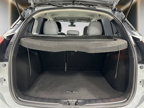 Used 2024 Nissan Kicks SR w/ SR Premium Package FWD image 11